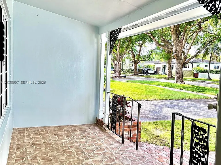 1506 Delgado Ave — Photo 4