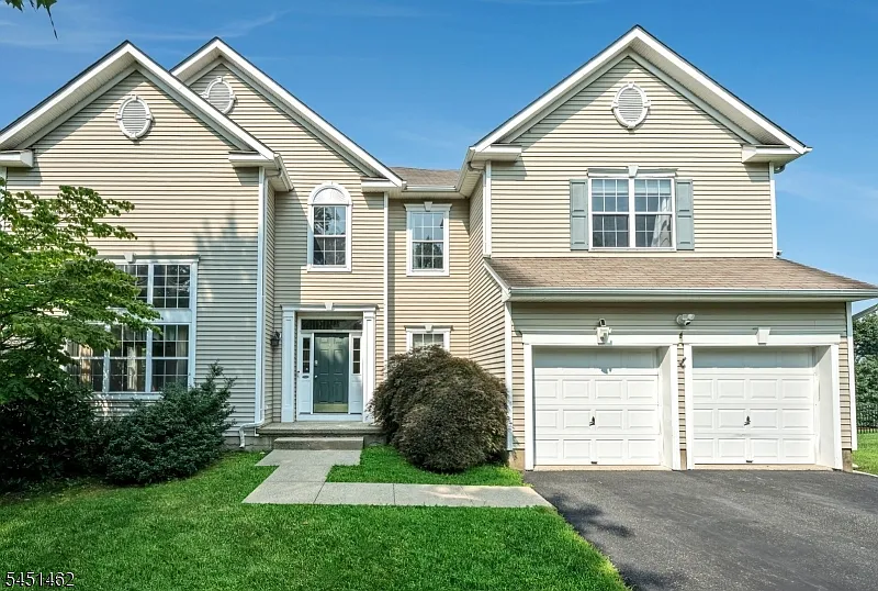 23 Hill Hollow Rd