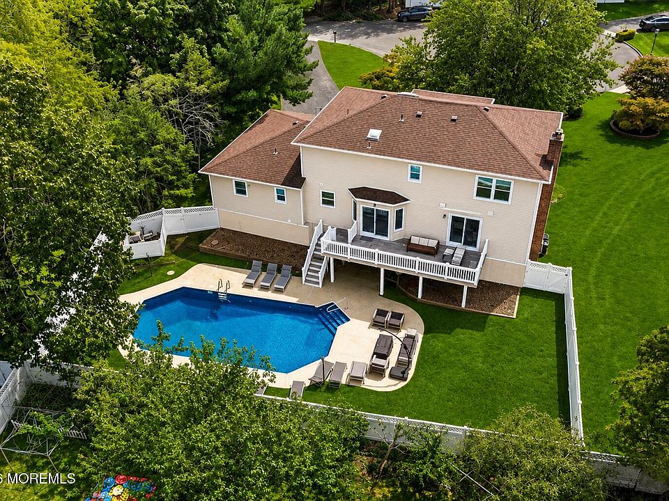 1st image of 445 Slocum Place