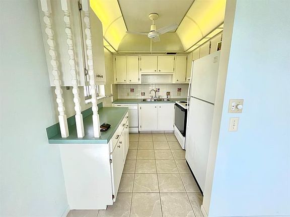 4th image of 2480 Lake Osborne Dr APT 201