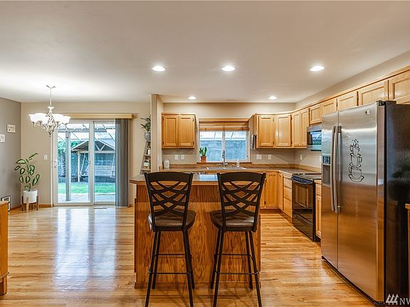 4th image of 804 N Granite Ave