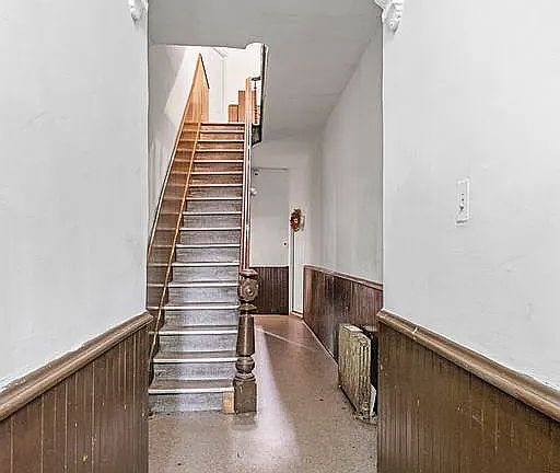 2nd image of 198 Jefferson St