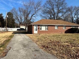 1 Regina Ct UNIT 1/2, Florissant, MO 63031