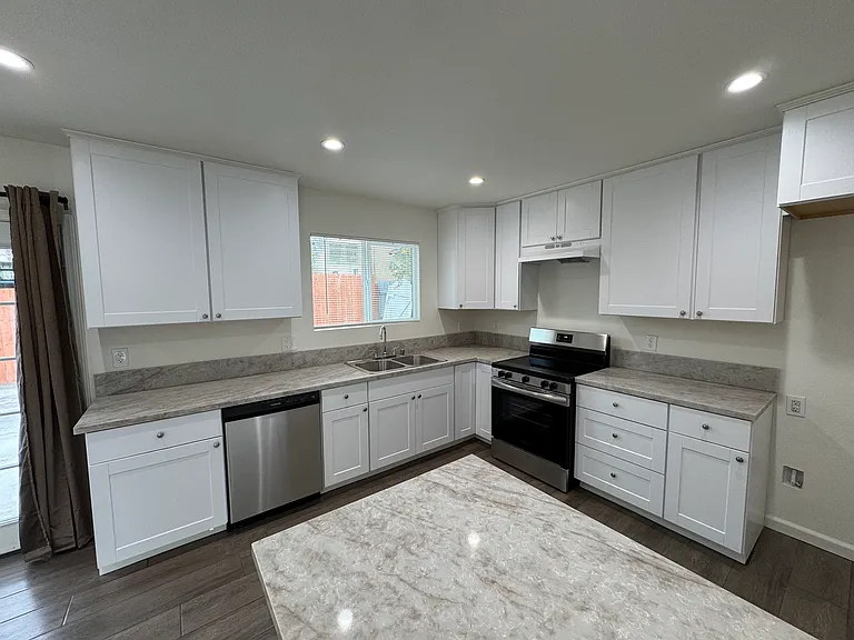 6461 Winnetka Ave #ADU — Photo 8