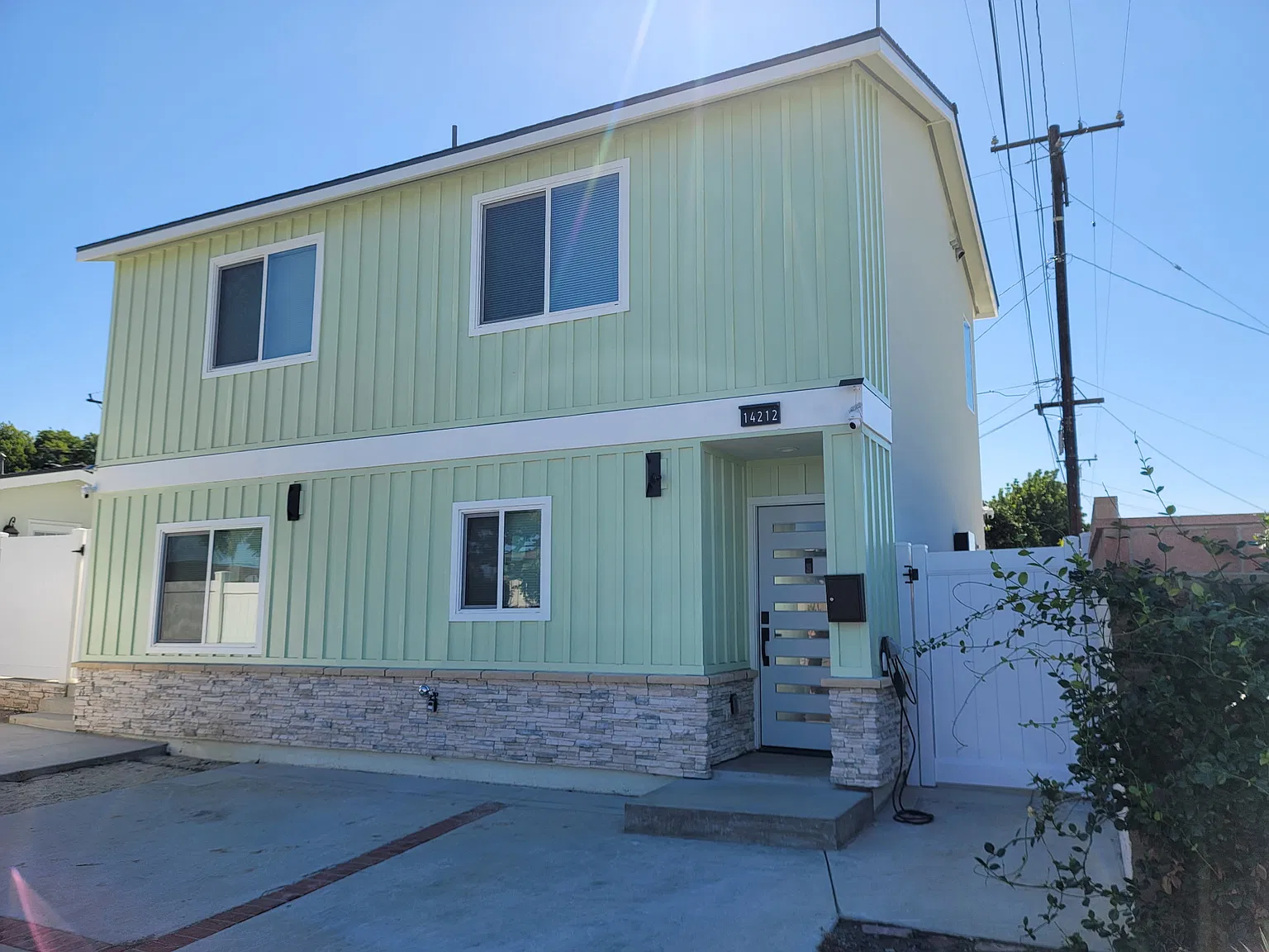 3 bed, 1110 sqft, $3,700 — Photo 1