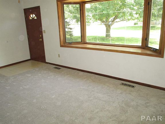 3rd image of 717 N Trade Wind Dr