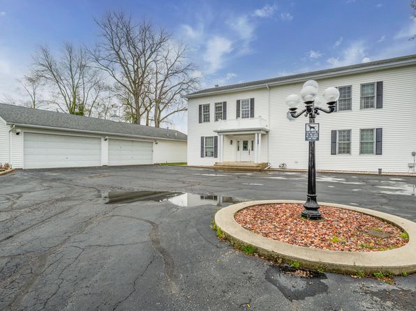 7540 Grace St, Coloma, MI 49038