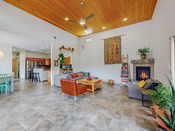2008 Gabaldon Rd NW, Albuquerque, NM 87104