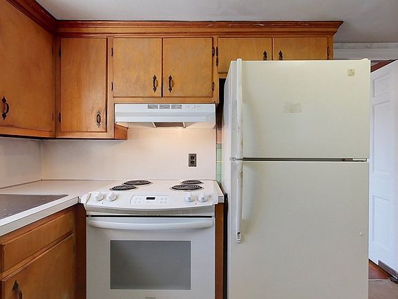 4th image of 222 W Townsend Rd