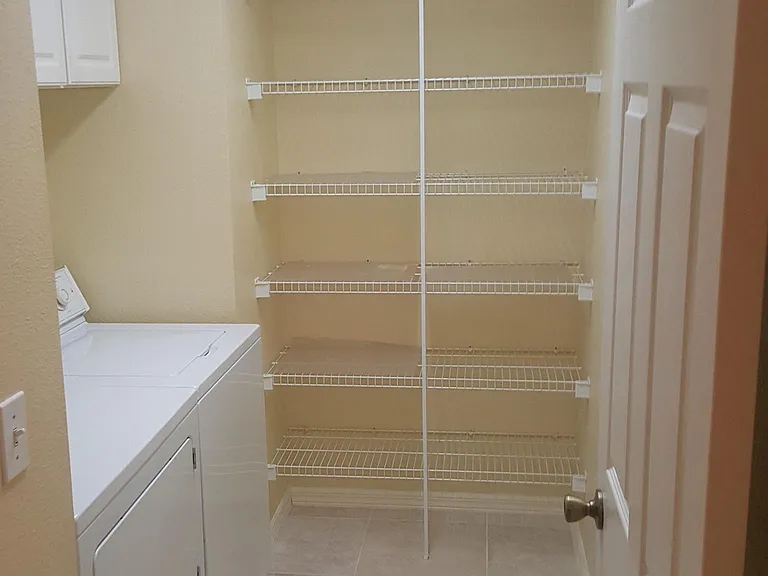 4852 Post Pointe Dr — Photo 5