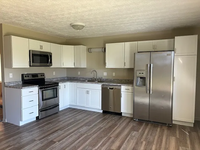 721 Laurel Ln — Photo 10