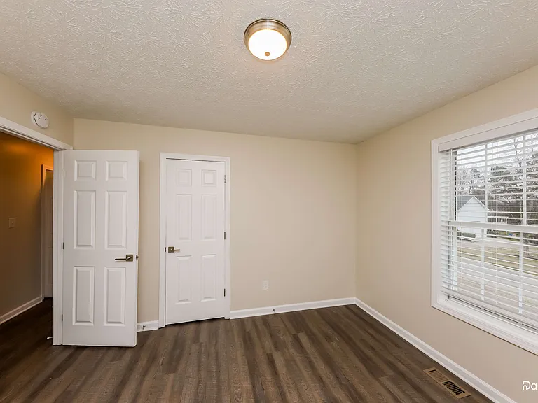 187 Iris Gln — Photo 11