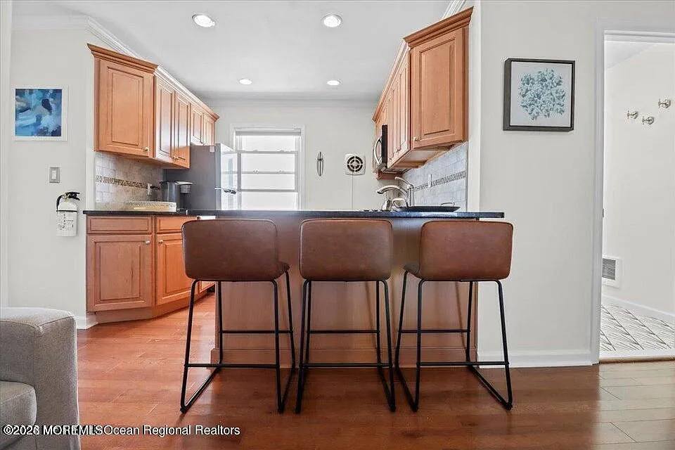 2 bed, 540 sqft, $1,750 — Photo 3
