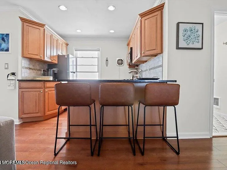 2204 Grand Central Ave #15 — Photo 3