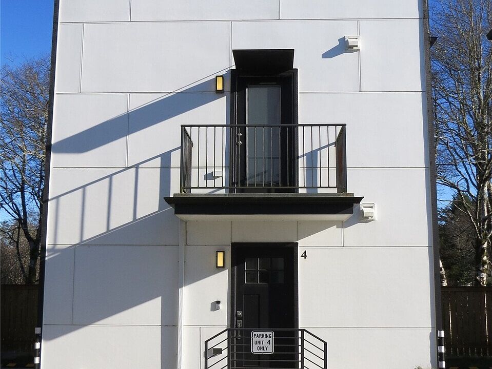 1st image of 890 Magellan Avenue NE #4