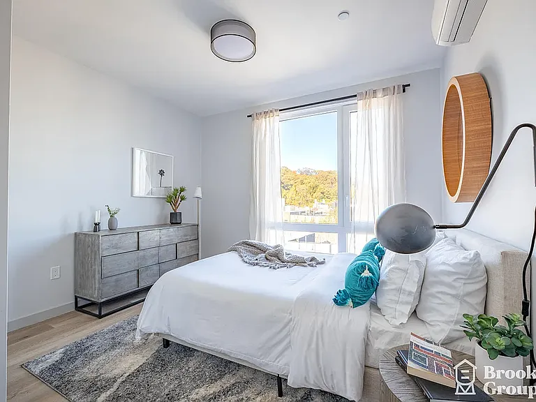 26 Sherman Ave #5H — Photo 10