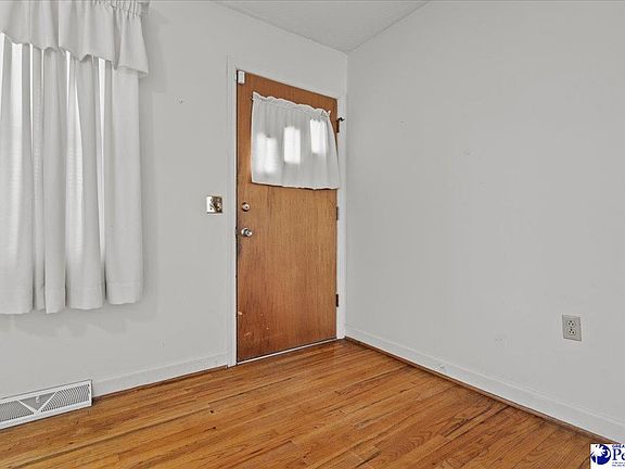 2nd image of 1105 Pineneedle Rd