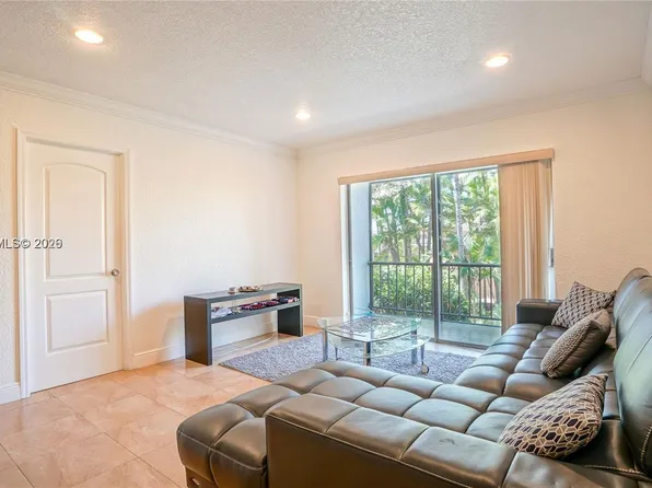 7915 SW 104th St, Miami, FL
