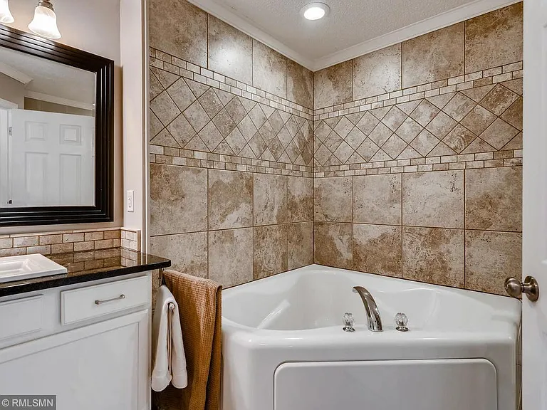 14468 Sumter Ave — Photo 12
