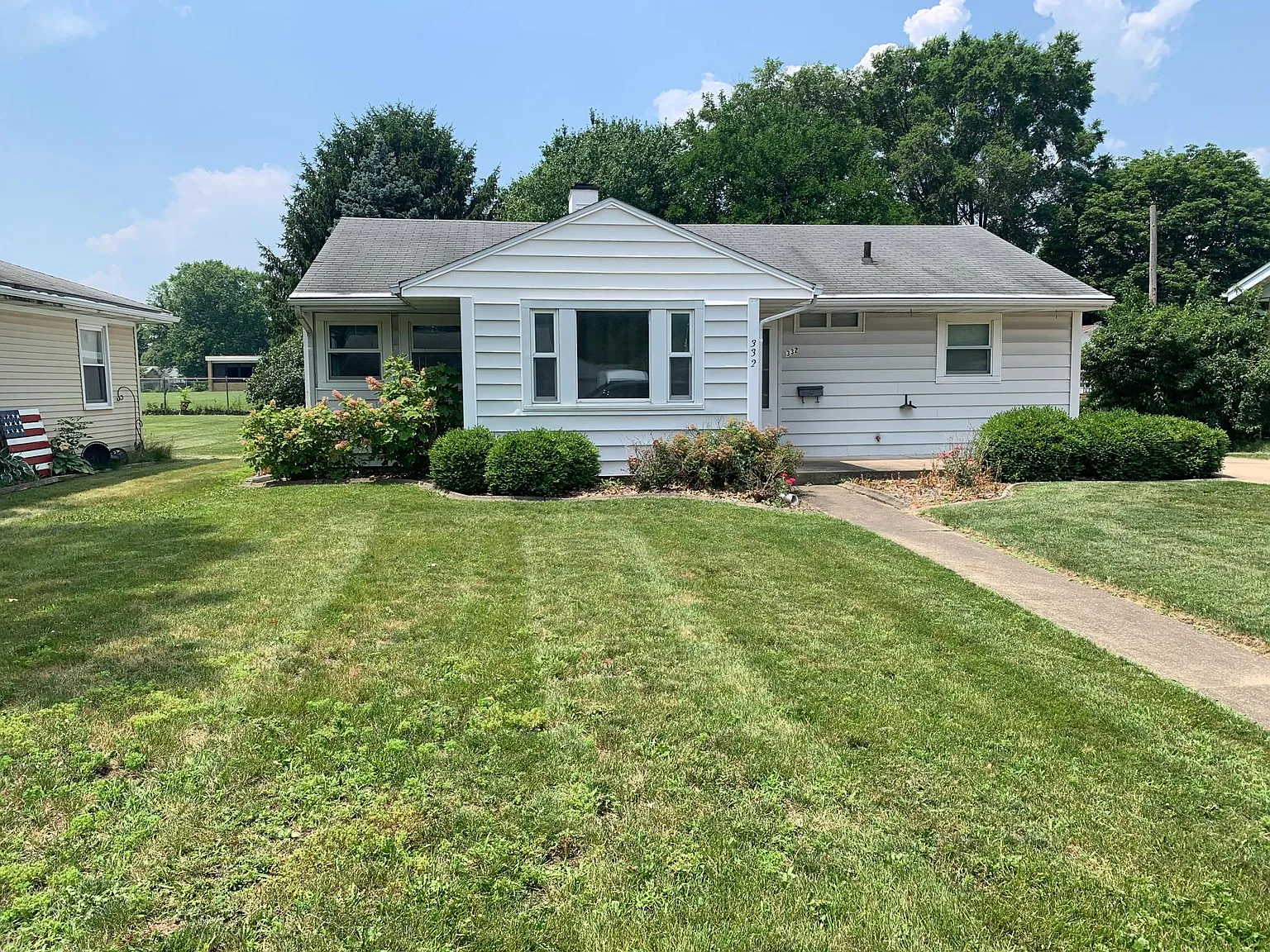 332 Illinois Dr photo 1