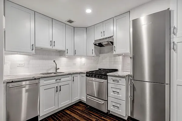Sold by Sotheby's International Realty | media 3