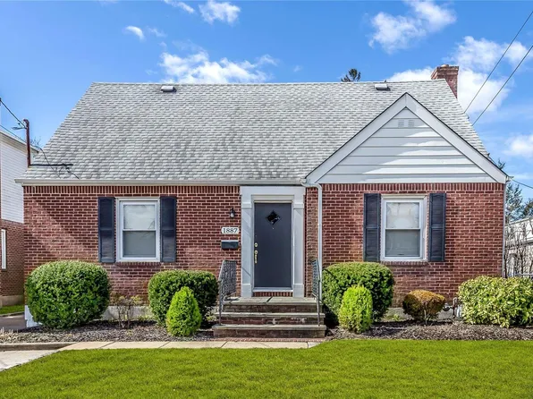 1887 Lakeville Road, New Hyde Park, NY 11040