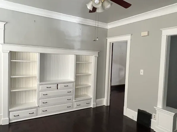 (undisclosed Address), Milwaukee, WI 53215
