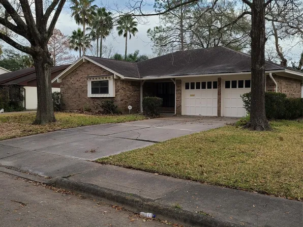 1510 Neptune Ln, Houston, TX 77062