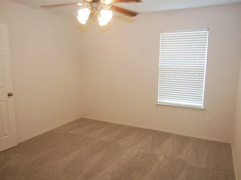 2834 Lockeridge Pines Dr — Photo 15