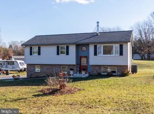 7 Sunset Dr, Bernville, PA 19506