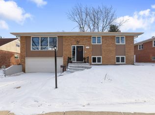 6644 Forestview Dr, Oak Forest, IL 60452