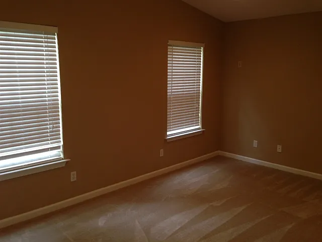 325 Mill Pond Rd — Photo 5