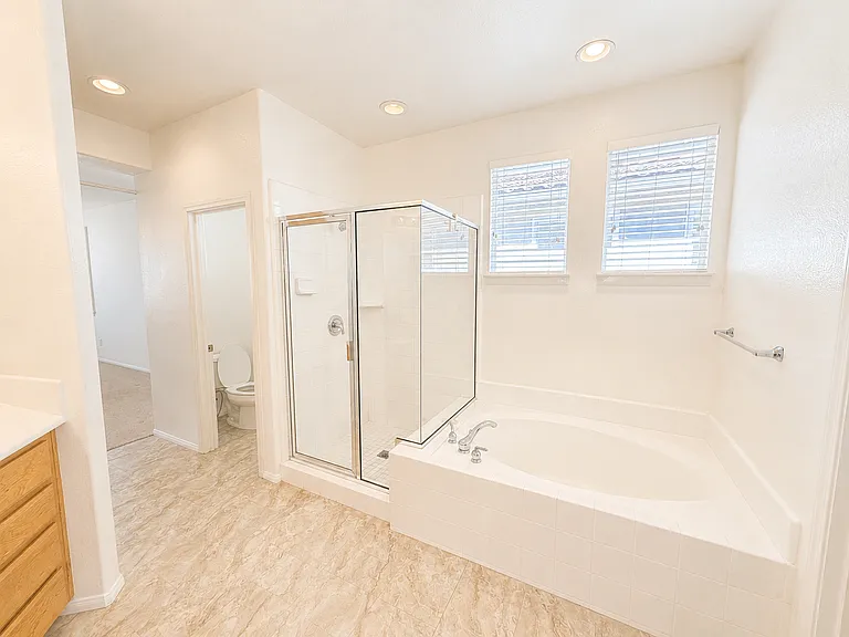 3574 Torrey View Ct — Photo 17