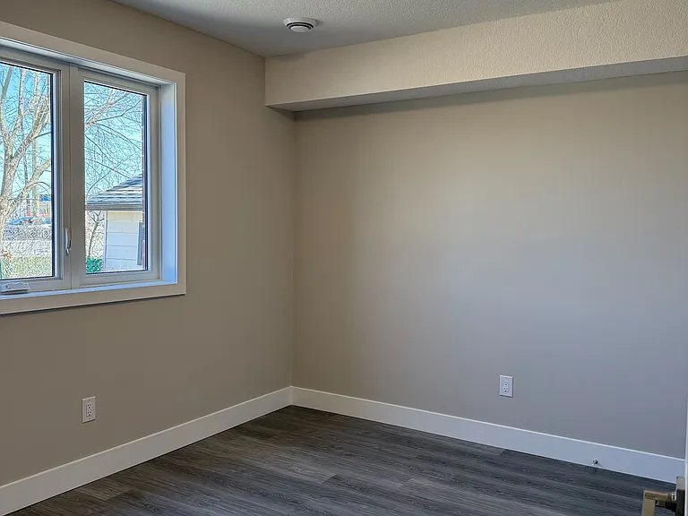 25 Alexandria Ave — Photo 12