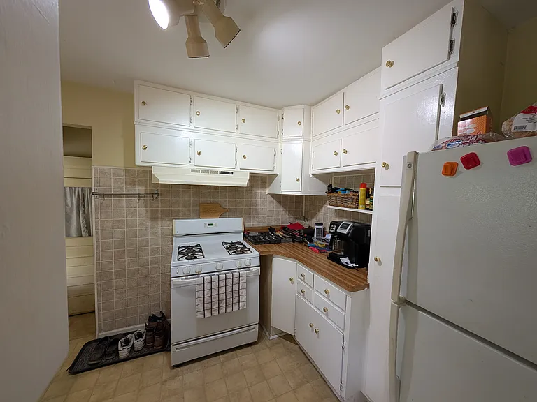 2734 Hampshire Rd — Photo 7