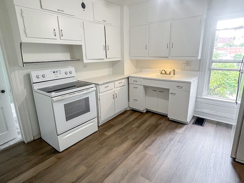 1st image of 439 Westminster Ave #2