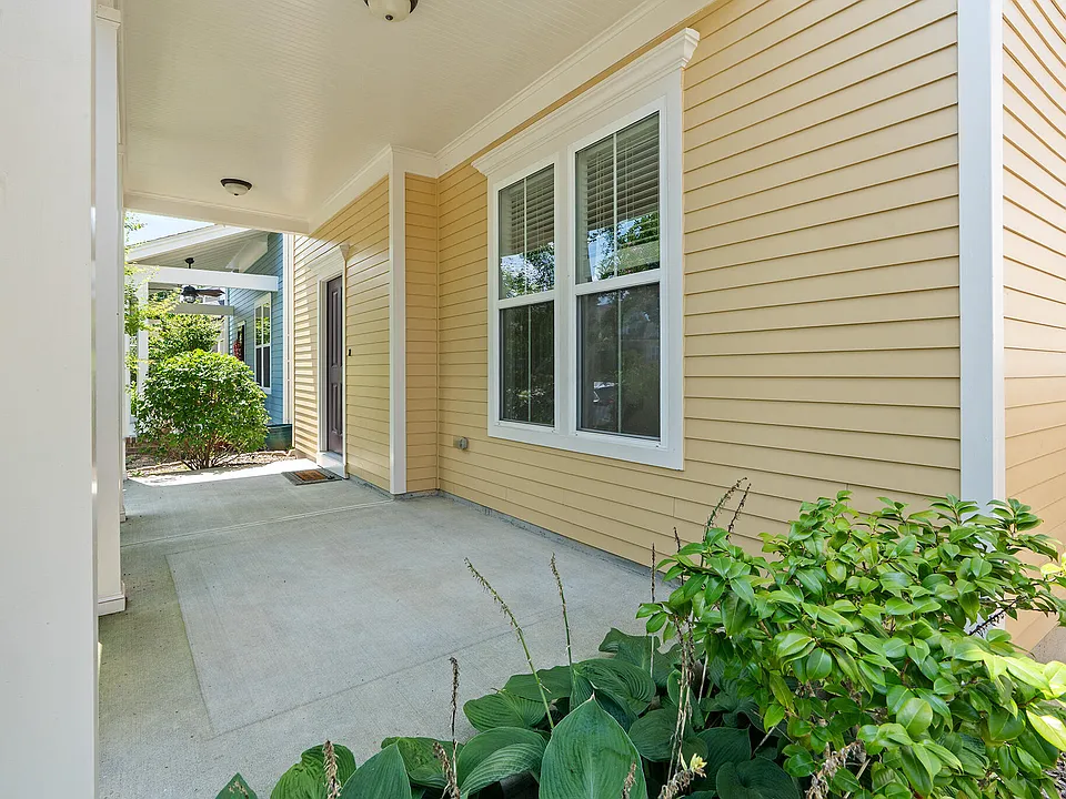 19 Pokeberry Bend Dr