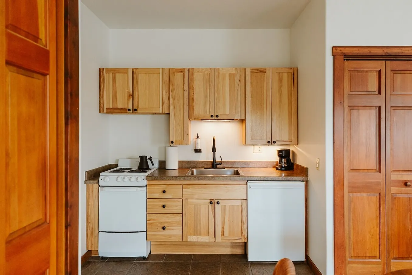 Studio, $2,465 — Photo 4