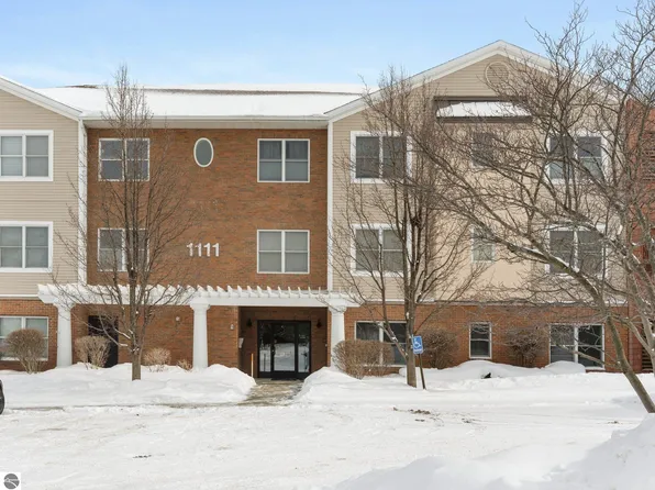 1111 Lake Ridge Dr Unit 101, Traverse City, MI 49684