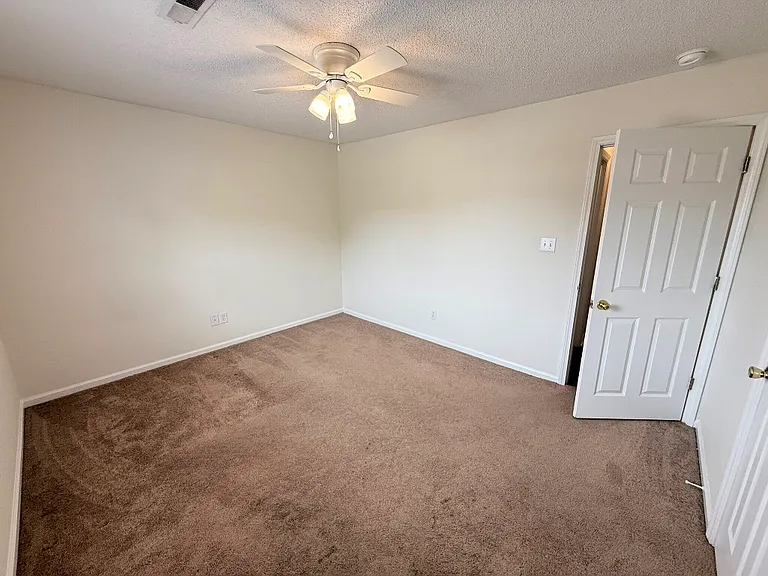 104 Benin Ct #B — Photo 19