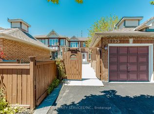 1135 Bellarosa Ln, Mississauga, ON L5V 1L3