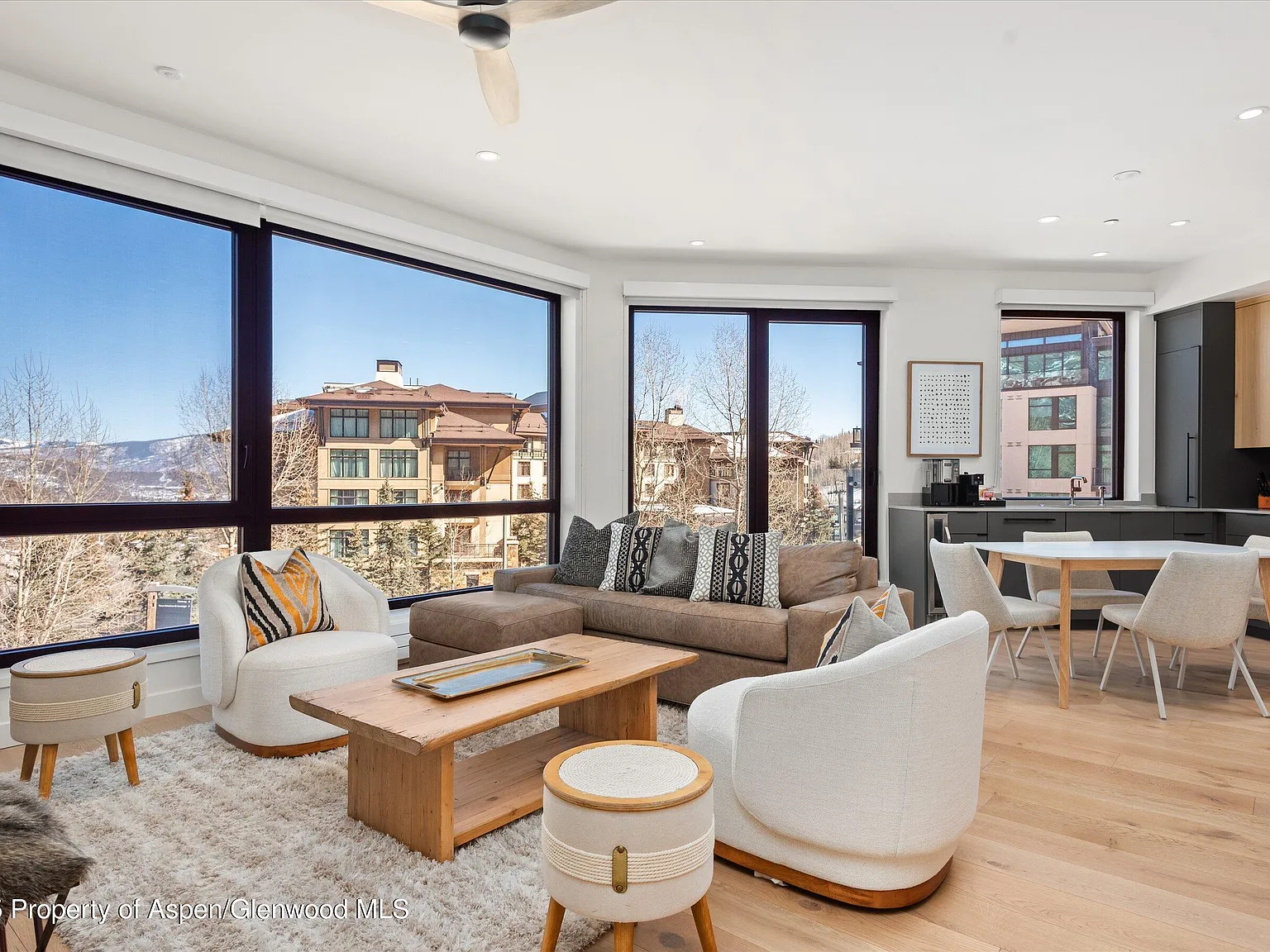 2 bed, 997 sqft, $30,000 — Photo 1