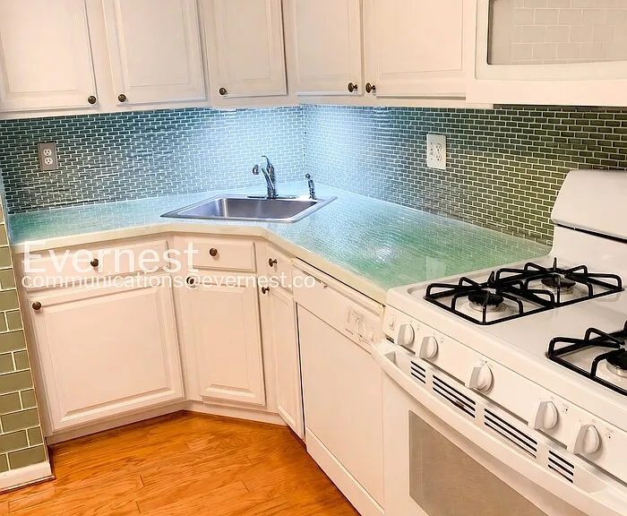 1528 Northgate Sq #2C — Photo 2