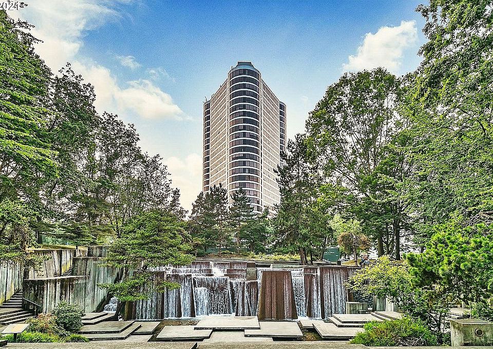The Portland Plaza