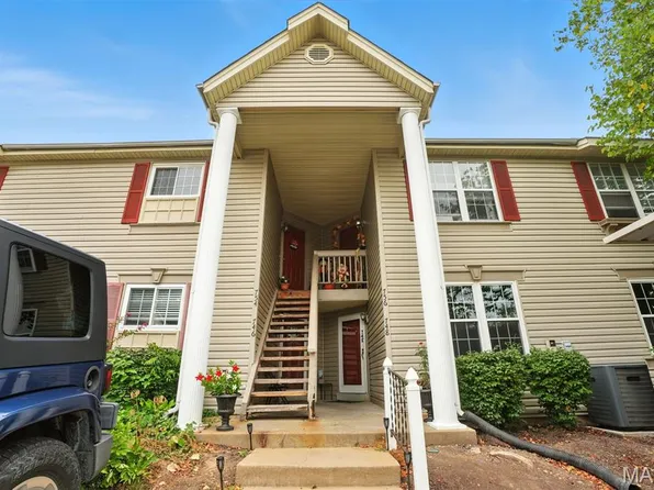 748 Sugar Glen Dr Unit 2, Saint Peters, MO 63376