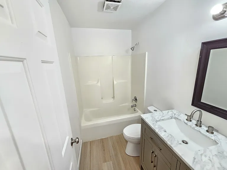 20 Westhaven Dr — Photo 31