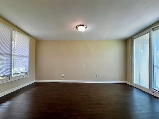 1597 Gilston Ct — Photo 7