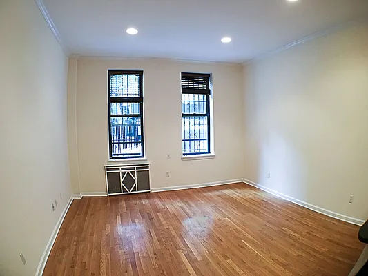 Rented by Francine Realty | media 6