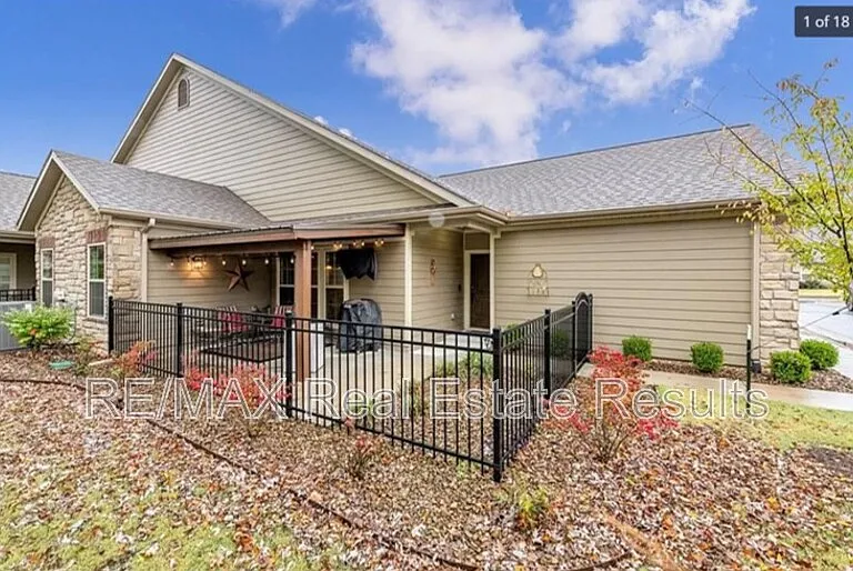 2502 SW Hind Ln — Photo 15