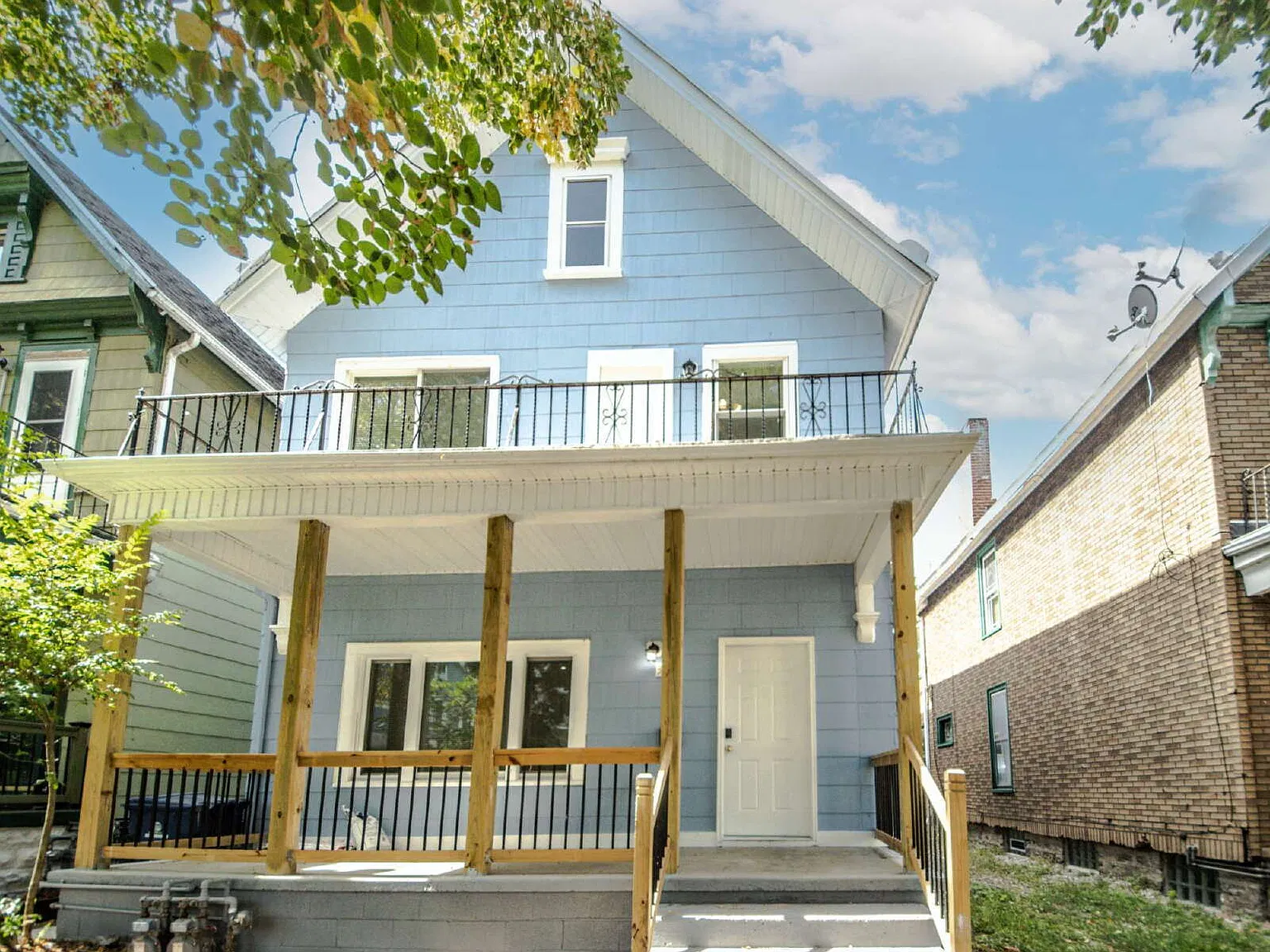 3 bed, 1.0 bath, $1,400 — Photo 1